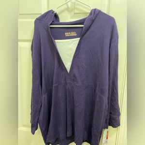 Long sleeve hoodie. Tshirt material.